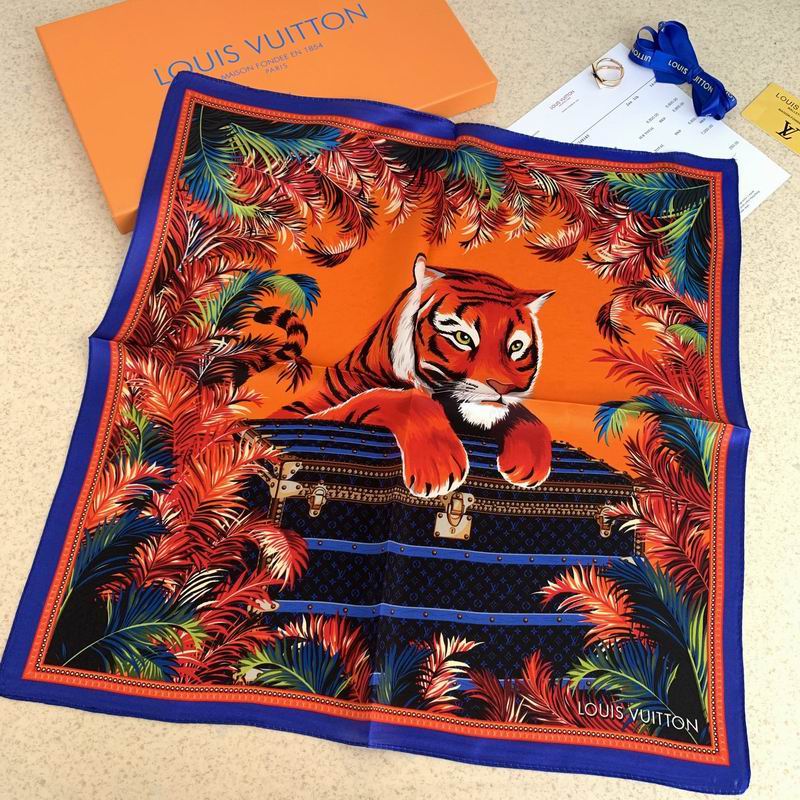 LV silk scarf 50X50cm E09 (6)